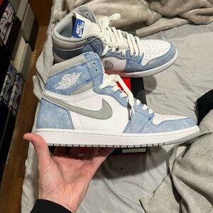 Air Jordan 1 Hyper Royal 2021 Size 11